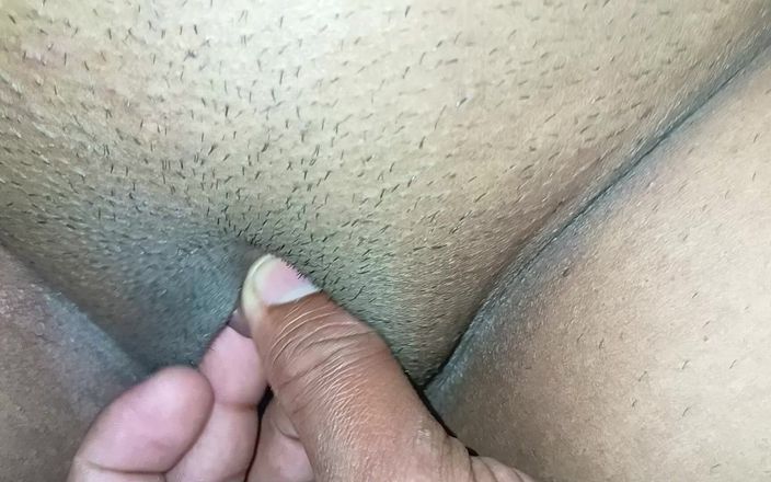 Seethalsanju: Bạn trai móc cua âm hộ ướt át của cô vợ mallu nóng...
