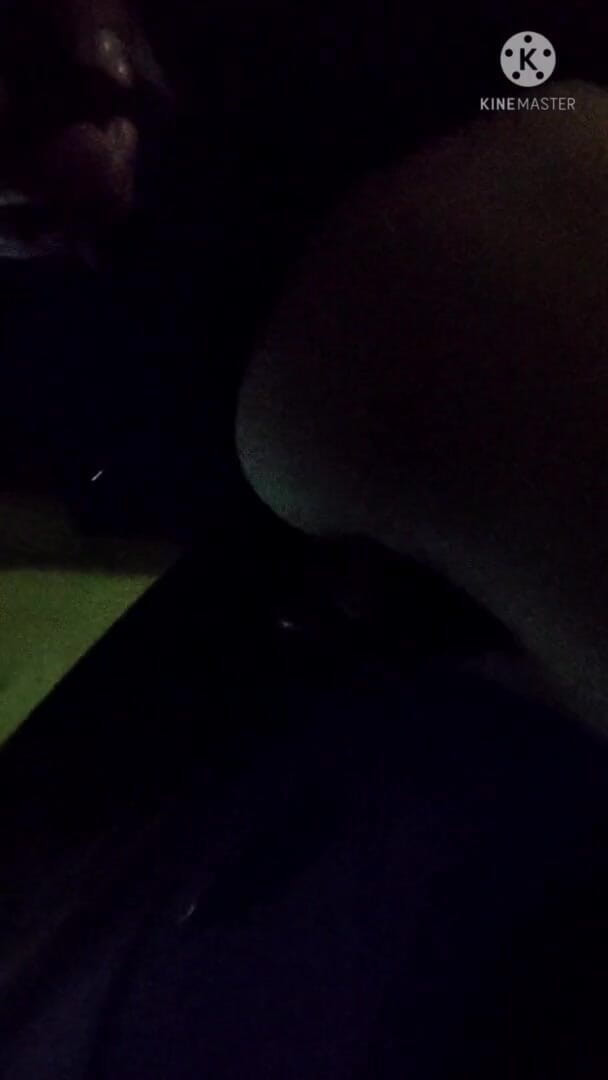 Traviezisha: Sissy crossdresser đi bộ ngoài trời với một dương vật giả...