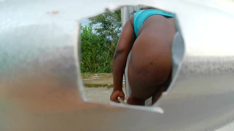 AndreaBellotiStar: Brunetka ve venkovním stánku