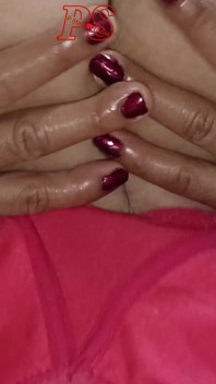 Une femme au foyer indienne baise et branle avec éjaculation, nouvelle vidéo