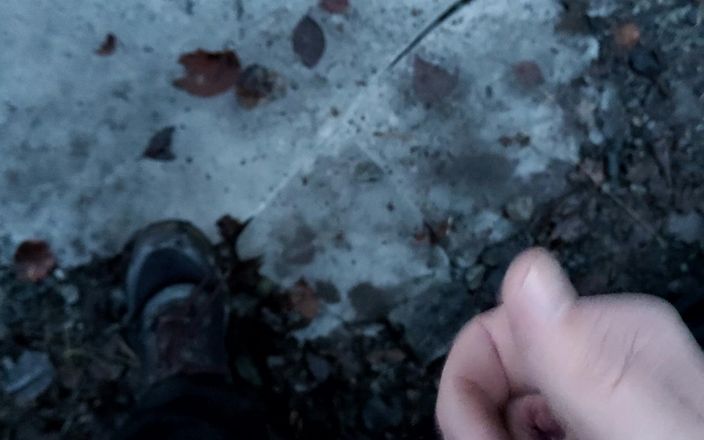 Stiansr: Onani i skogen
