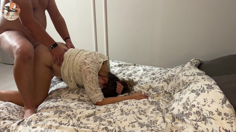 beauty_and_the_other_one: Young wife gets a quick suprise anal sex