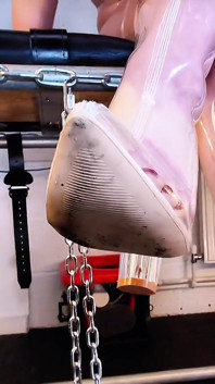 乳胶你想要成为我的靴子婊子