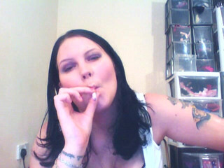 MissFFW: Fétiche du tabagisme