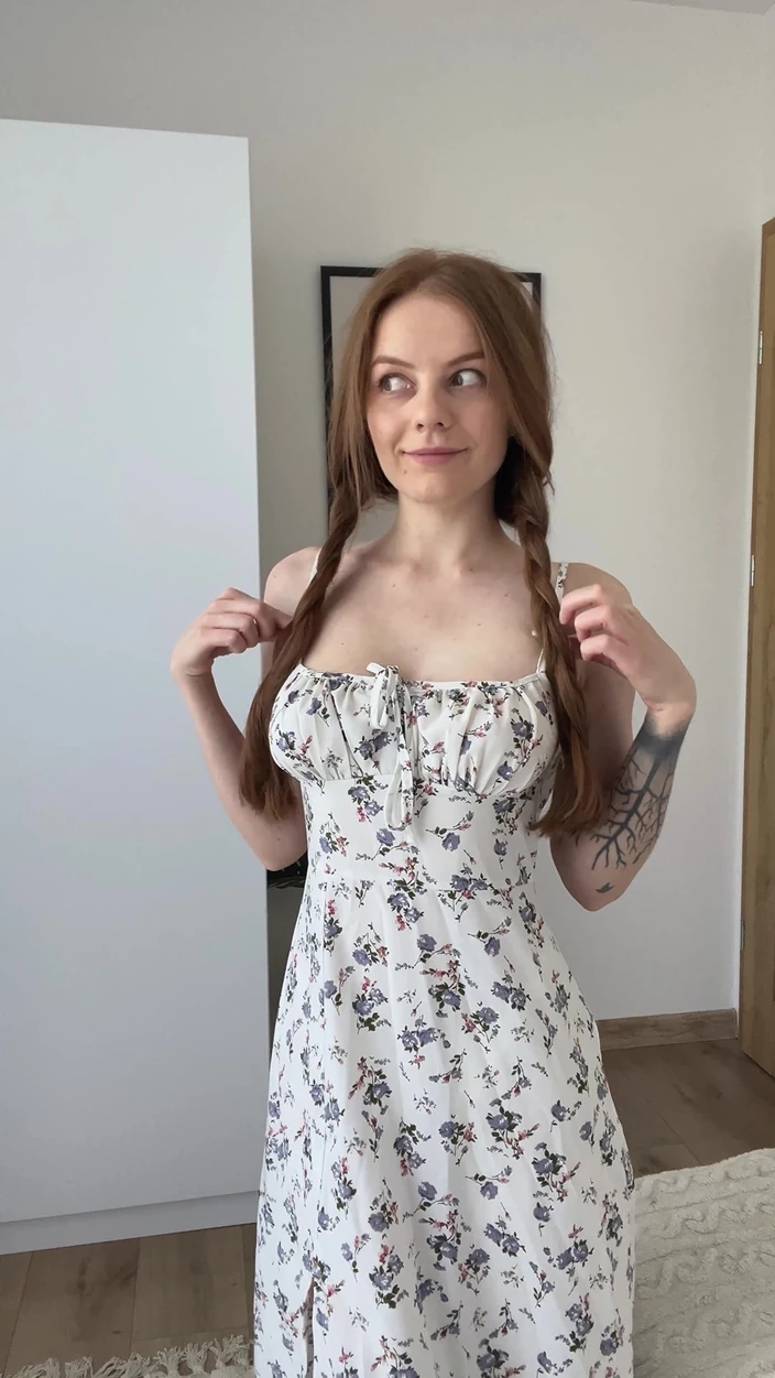 LadyInBad: Plachá zrzka dívka s copánky Stripes, takže můžeš předvést své...