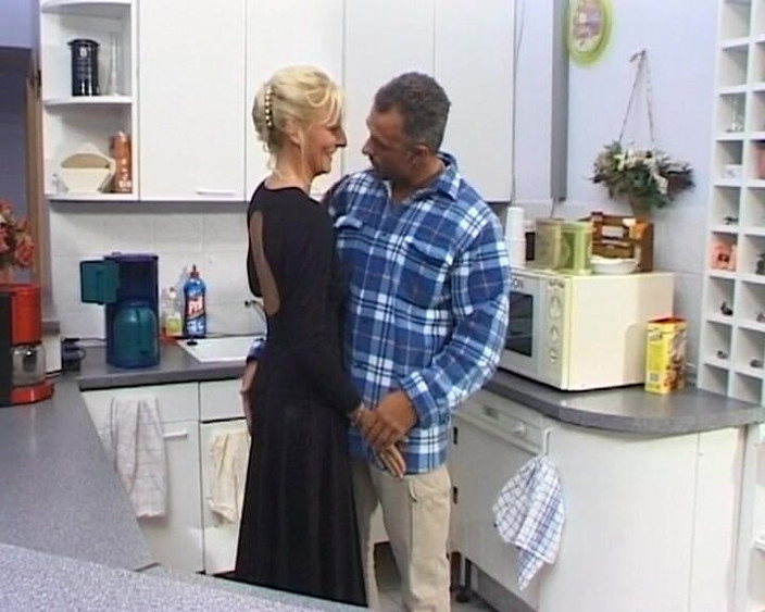 BB Video - Old School: ドイツのMILFアマチュア主婦が金髪で犯される#2