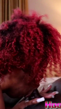 Culona exótica puta Imani Seduction toma 2 grandes pollas negras mientras su novia mira