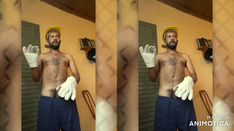 Stink HairyMale: Dělnice kouří, prohýbá, rukavice