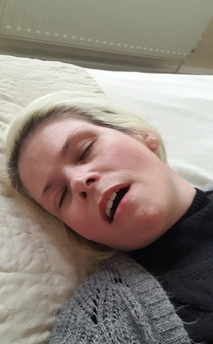 SkylerSquirt: 내 보지를 XX로 따먹는 동안 내 오르가즘 얼굴을 보여줘
