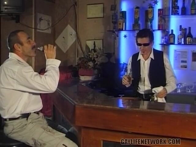 Gay Life Network: Пожилые качки сосут и трахаются