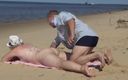 StrongSrg: Знайомство з мамкою на пляжі - повне відео