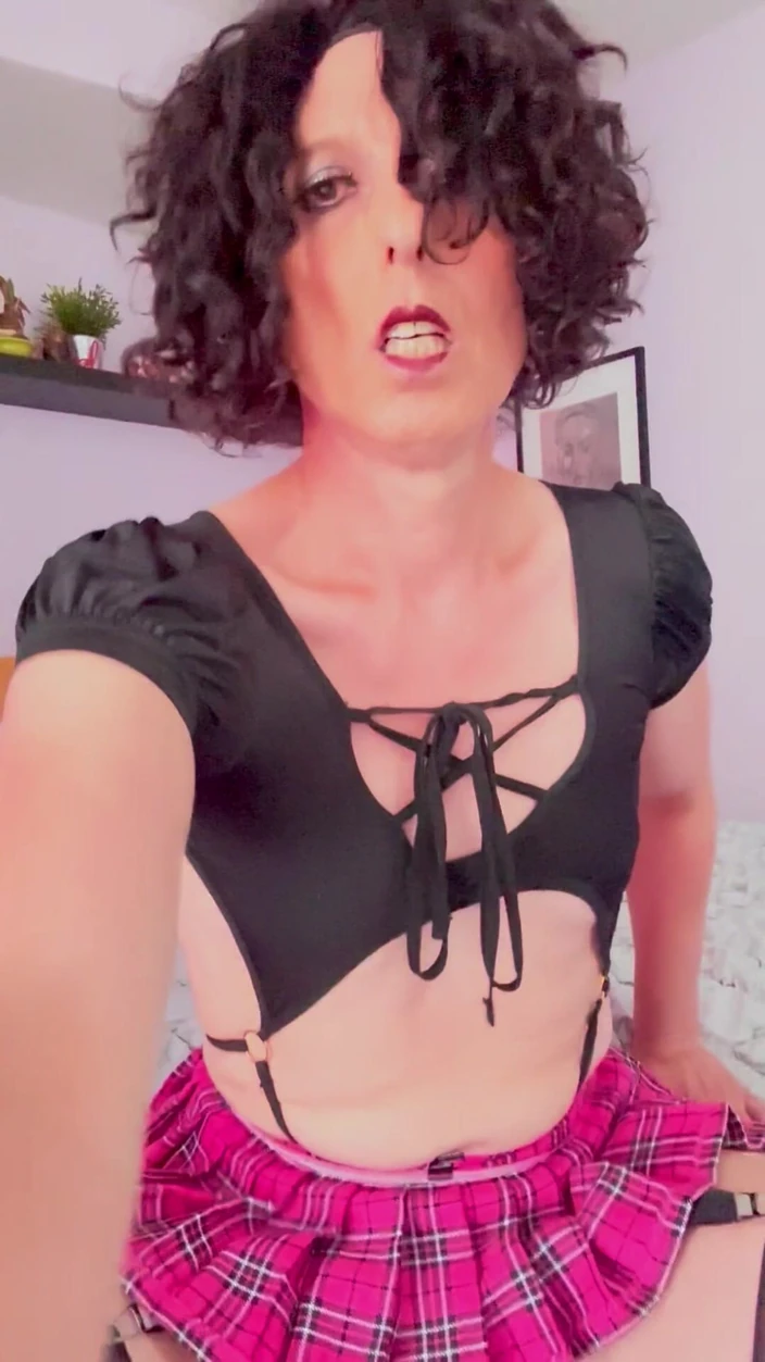 AnnabelleJo: Tgirl变得。想要观看吗？