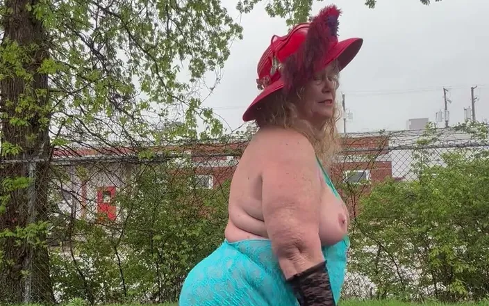 Big Ass 4 U: Catching Raindrops on My Titties