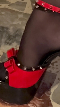 我妻子性感的连裤袜腿