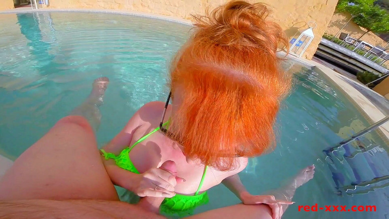 RedXXX: पूलसाइड पोर्न