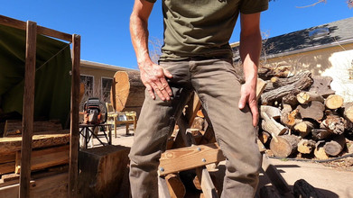 Lapetus: Mijn broek nat maken tijdens het snijden van brandhout