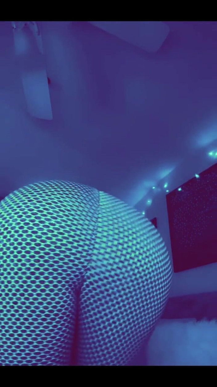 PaintedRose: Camel-toe Rosie Buat Debut