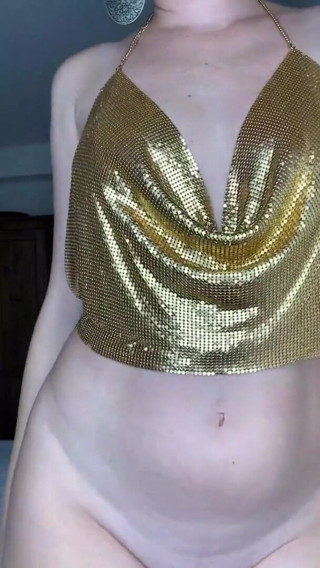 SophiaSmithUK: No panty dance and tease