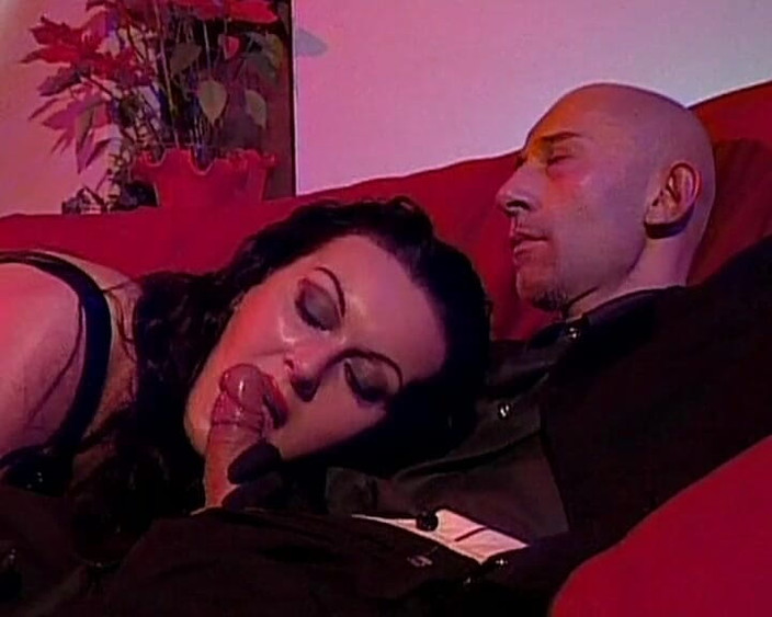 Angel slut with mature: Orgasmes incontrôlables d'une MILF pénétrée dans la chatte Sc 02