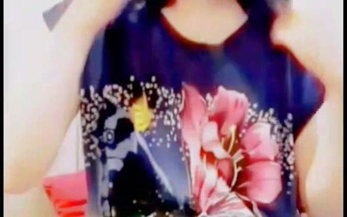 khader M: Une femboy se prépare à rencontrer son copain