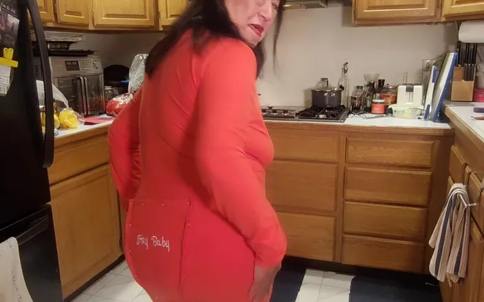 Zilah Luz: Wearing My Longjohns with an Ass Flap While I Fuss...