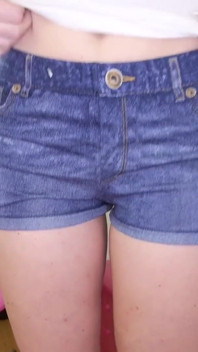 Sexy tiener Hadley Karter pov geen handen pijpbeurt en slikken