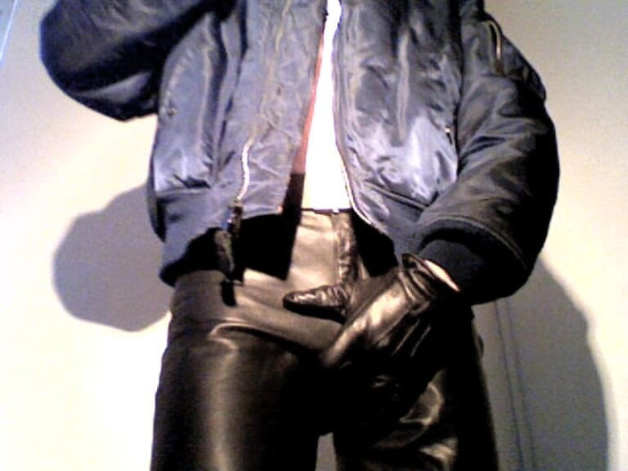 GEARandSmoke: Leathersmoke-blue