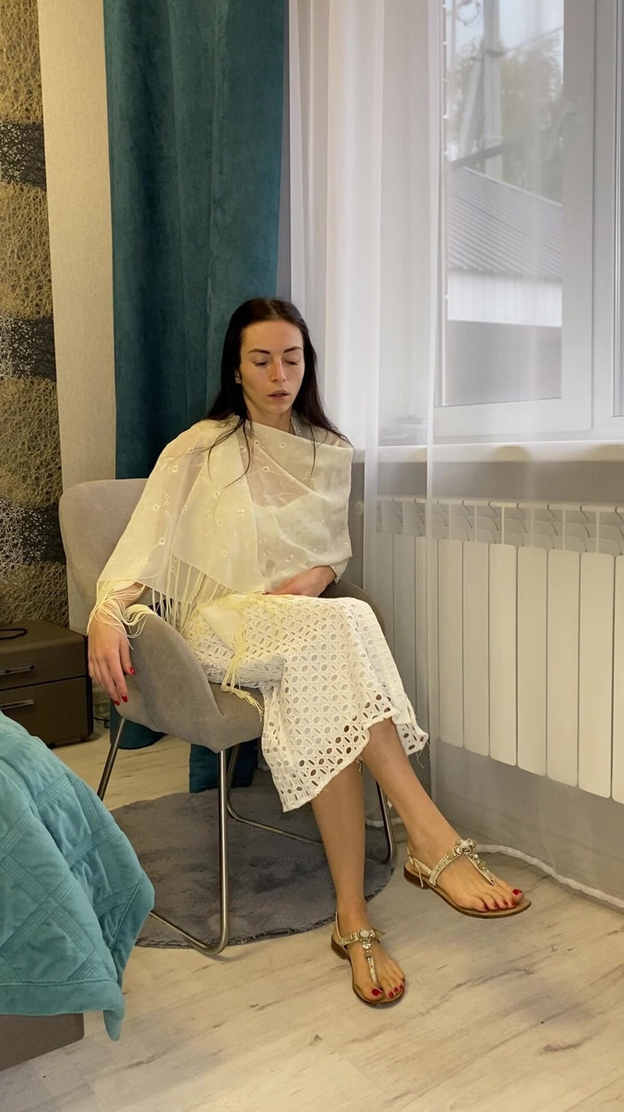 Princess Monica: Fotslavträning, toalett förnedring