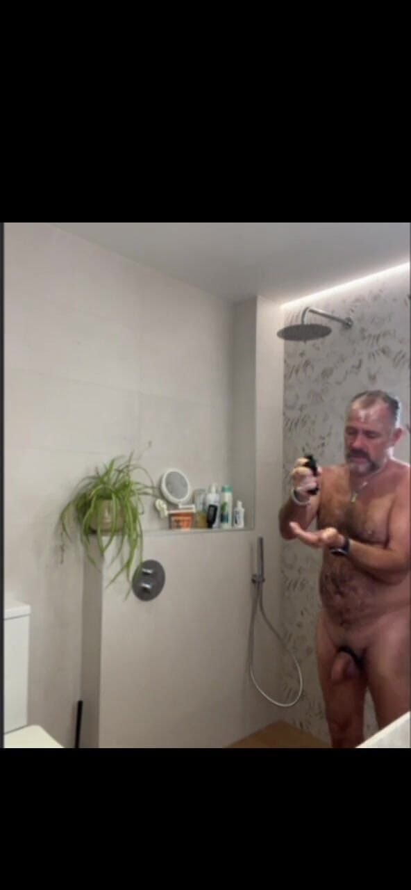 Daddybearvlc: Папочкина время для душа