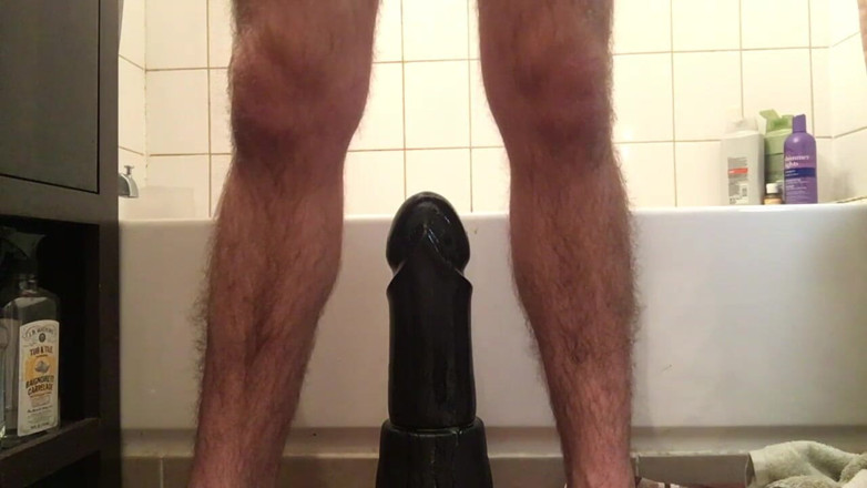 Turtlewax: Divertimento anale - 2018.1.5 - Cavalcando un dildo anale gigante