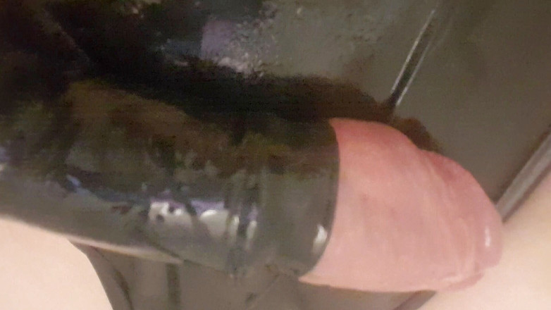 Fetischmann: Kontol besar lateks