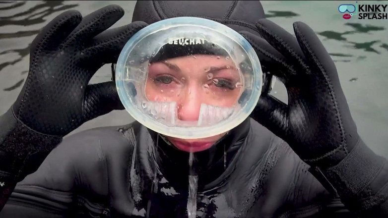 UKCuteGirl Lucy Lauren: Dive Mask Tease - Stroke to My Underwater Eyes
