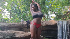 BMCs: Ztracený penis, daleko od všeho, vzrušený, hledá lepší velký penis