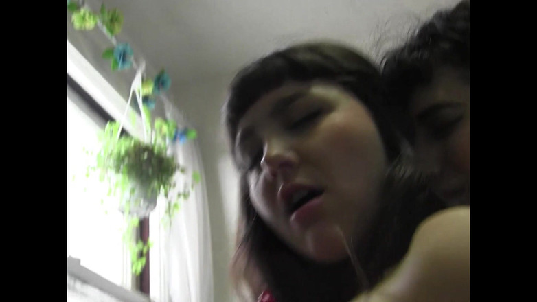 Wet Moments: Baño Lesbico Afrodisiaco