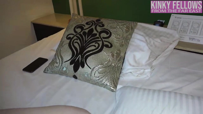 What type of JAV do you like: Coolbloom schönheit dient mit ihrem körper und hält durch seine...