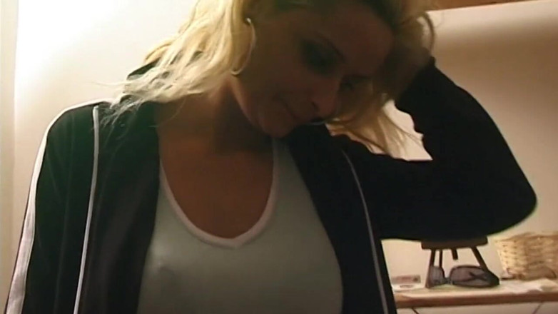 Lesbian Illusion: Amatorskie lesbijskie swingersi sfilmowane w ich lubieżne zachowanie
