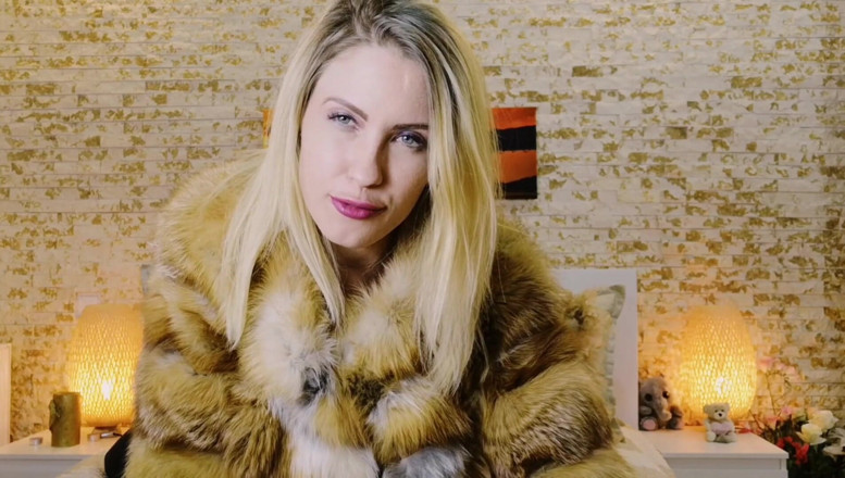 Erotic Tanya: Kürklü geğirme ve osuruk