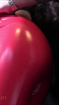 Ibadah pantat bulat PVC berkilat merah