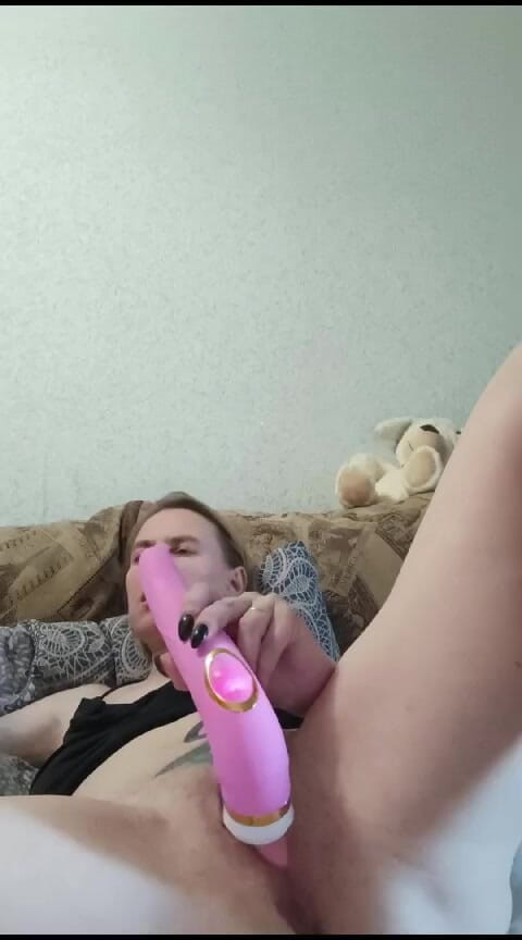 Kira 81: Sexspielzeuge