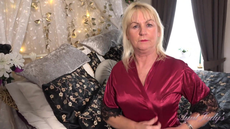 Aunt Judy's: Auntjudys - Your Busty Mature Stepaunt Lizzie Lets You Fuck Her (pov)