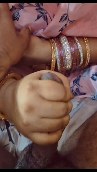 Bhojpuri Bhabhi Ki Huyi Ghar Me Devar Se Chudayi