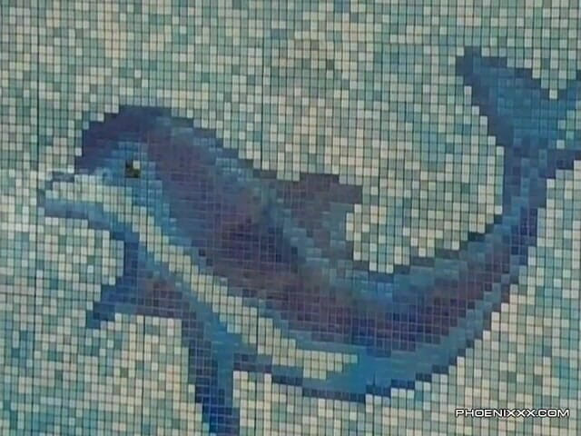 Phoenixxx: Baise à trois à la piscine