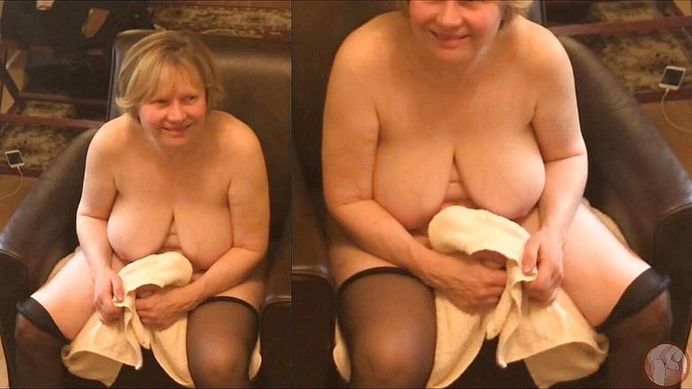 MarieRocks: MarieRocks mang vớ lụa ở tuổi 63