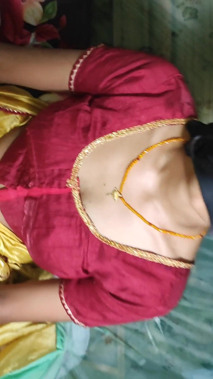 Gini272: Bhabhi en sari amarillo hindi hablando infiel con marido follando...