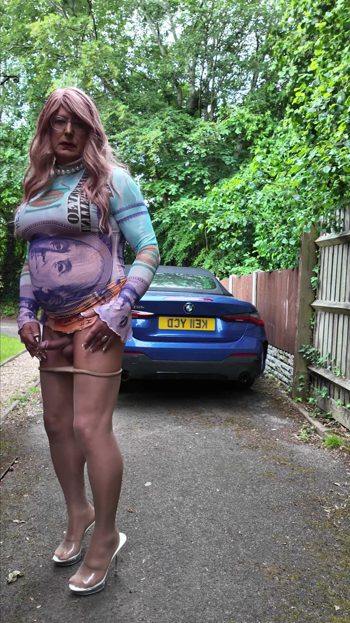 Kellycd2022: Crossdresser Kellycd2022 in My Tan Pantyhose and Heels and My...