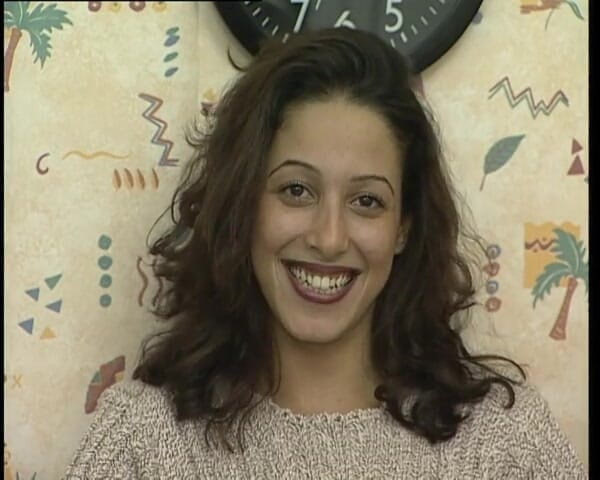 YOUR FIRST PORN: लैटिना Olivia को सेल्फ मेड चरमसुख पसंद है..