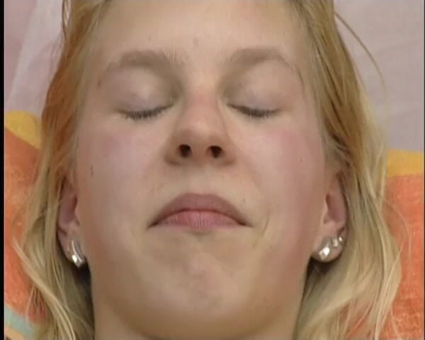 YOUR FIRST PORN: Starker Orgasmus Von Tina - Strong Orgasm From Tina
