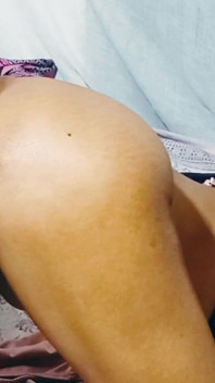 Apani Patani Ki Peheli Bar Massage Karke Gand Me Ungli Dala
