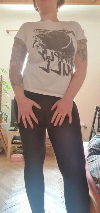 Sweet Nicolett: Horny bitch wants to fuck