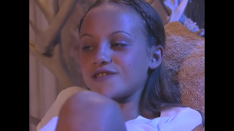 Bewitched!: Gauge: O regină totală a pornografiei fută tare în vaginul ei...